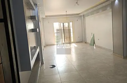 Apartment - 3 Bedrooms - 2 Bathrooms for rent in Gesr Al Suez St. - El Nozha El Gadida - El Nozha - Cairo