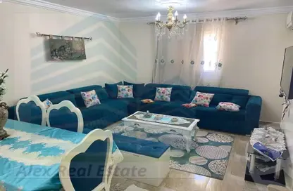 Apartment - 3 Bedrooms - 1 Bathroom for rent in Shaarawy St. - Laurent - Hay Sharq - Alexandria