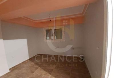 Apartment - 3 Bedrooms - 2 Bathrooms for sale in Souk Zahraa Al Maadi St. - Zahraa El Maadi - Hay El Maadi - Cairo