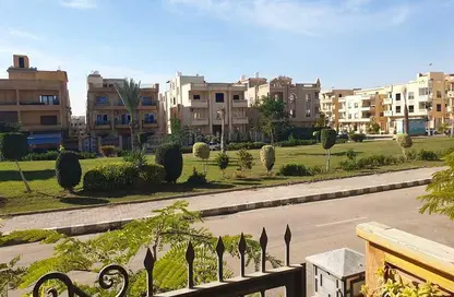 Villa - 6 Bedrooms - 5 Bathrooms for sale in Ganoob El Acadimia - New Cairo City - Cairo