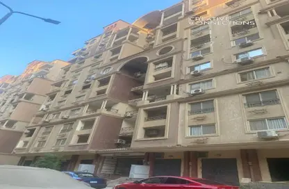 Apartment - 3 Bedrooms - 2 Bathrooms for sale in Zahraa Al Maadi St. - Degla - Hay El Maadi - Cairo