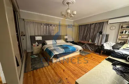 Apartment - 3 Bedrooms - 1 Bathroom for sale in Sarayat Al Maadi - Hay El Maadi - Cairo