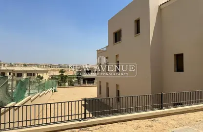 Villa - 4 Bedrooms - 4 Bathrooms for sale in Levana - Uptown Cairo - Mokattam - Cairo