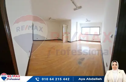 Office Space - Studio - 2 Bathrooms for rent in Victor Ammanuel Square - Smouha - Hay Sharq - Alexandria