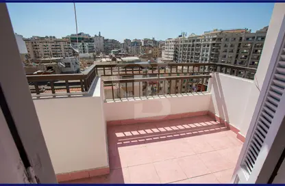 Apartment - 3 Bedrooms - 1 Bathroom for sale in Ibrahim Al Abani St. - Glim - Hay Sharq - Alexandria