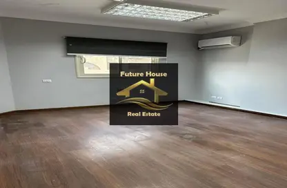 Office Space - Studio - 2 Bathrooms for rent in Al Laselky St. - El Laselky - New Maadi - Hay El Maadi - Cairo