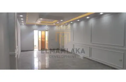 Apartment - 3 Bedrooms - 2 Bathrooms for sale in 16th District - Sheikh Zayed City - Giza