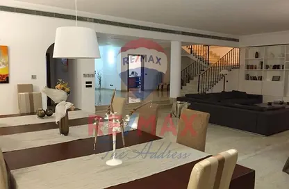 Villa - 6 Bedrooms - 5 Bathrooms for sale in Rawda - Al Wahat Road - 6 October City - Giza