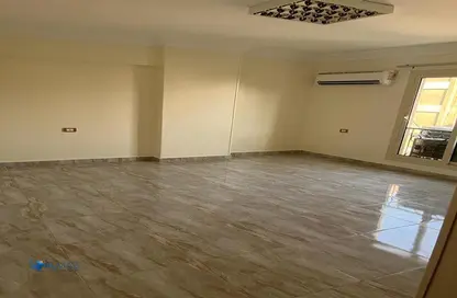 Apartment - 4 Bedrooms - 2 Bathrooms for sale in Al Tayaran St. - El Tawfik City - Nasr City - Cairo