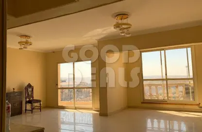 Apartment - 3 Bedrooms - 1 Bathroom for sale in Al Hadiqah Al Dawliyah - 7th District - Nasr City - Cairo