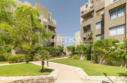 Apartment - 2 Bathrooms for sale in Palm Hills Village Gate - South Investors Area - New Cairo City - Cairo