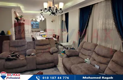 Apartment - 2 Bedrooms - 1 Bathroom for sale in Mohamed Bahaa Al Din Al Ghouri St. - Smouha - Hay Sharq - Alexandria