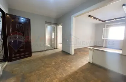 Apartment - 3 Bedrooms - 1 Bathroom for rent in Stanley - Hay Sharq - Alexandria