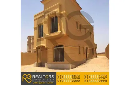 Villa - 5 Bedrooms - 4 Bathrooms for sale in Royal Meadows - Sheikh Zayed Compounds - Sheikh Zayed City - Giza