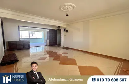 Apartment - 4 Bedrooms - 2 Bathrooms for sale in Raml Station - Hay Wasat - Alexandria