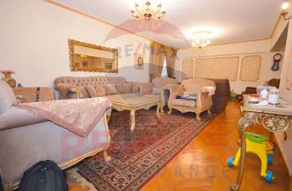 Apartment - 2 Bedrooms - 1 Bathroom for sale in Shaarawy St. - Laurent - Hay Sharq - Alexandria