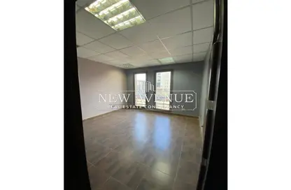 Office Space - Studio - 2 Bathrooms for sale in Concord Plaza - South Investors Area - New Cairo City - Cairo