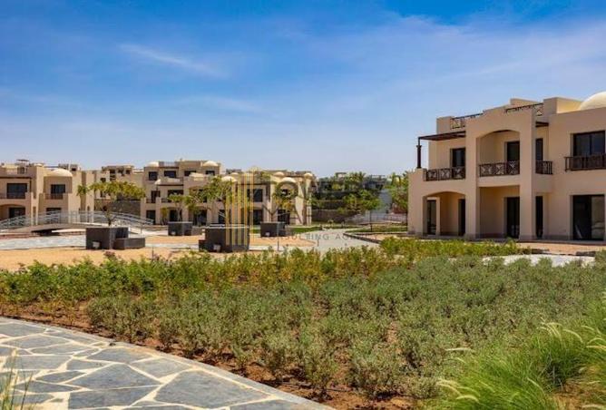 Chalet - 2 Bedrooms - 2 Bathrooms for sale in Makadi Beach - Makadi - Hurghada - Red Sea