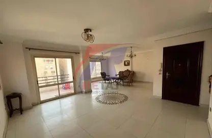 Apartment - 3 Bedrooms - 2 Bathrooms for sale in Abdelrahman Sedky St. - 6th Zone - Nasr City - Cairo