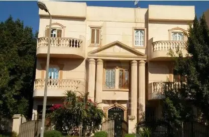 Apartment - 4 Bedrooms - 2 Bathrooms for sale in Musab Bin Omair St. - Area E - Ganoob El Acadimia - New Cairo City - Cairo