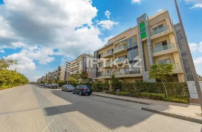 Apartment - 2 Bedrooms - 2 Bathrooms for sale in Galleria Moon Valley - South Investors Area - New Cairo City - Cairo