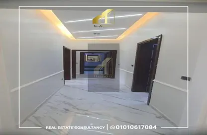 Apartment - 2 Bedrooms - 2 Bathrooms for sale in Galleria Residences - South Investors Area - New Cairo City - Cairo