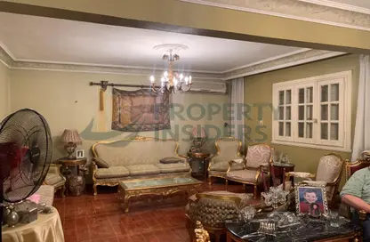 Apartment - 3 Bedrooms - 1 Bathroom for sale in Abdel Moneim Riad St. - Mohandessin - Giza