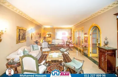 Apartment - 5 Bedrooms - 2 Bathrooms for sale in Stanley - Hay Sharq - Alexandria