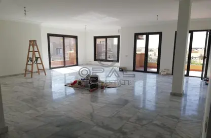 Penthouse - 4 Bedrooms - 4 Bathrooms for sale in Casa - Sheikh Zayed Compounds - Sheikh Zayed City - Giza