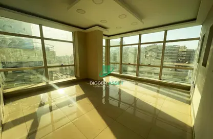 Office Space - Studio - 3 Bathrooms for rent in Al Laselky St. - El Laselky - New Maadi - Hay El Maadi - Cairo