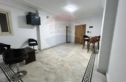 Apartment - 2 Bedrooms - 2 Bathrooms for sale in Al Qedes St. - Zezenia - Hay Sharq - Alexandria