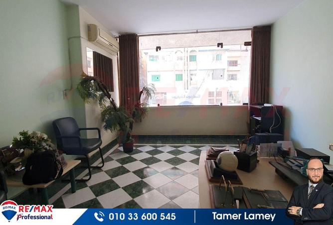 Apartment - 1 Bedroom - 1 Bathroom for sale in Al Fath St. - Fleming - Hay Sharq - Alexandria