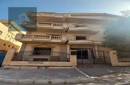 Villa - 7+ Bedrooms - 7+ Bathrooms for sale in 2nd Neighborhood - 2nd District East - Shorouk City - Cairo