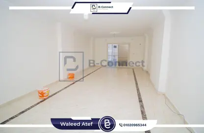 Apartment - 3 Bedrooms - 2 Bathrooms for rent in Abdel Fattah Ibrahim St. - Laurent - Hay Sharq - Alexandria