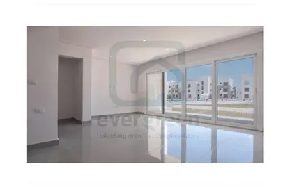 Chalet - 2 Bedrooms - 2 Bathrooms for sale in Sea View - Ras Al Hekma - North Coast