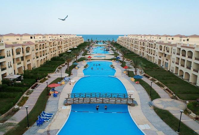 Duplex - 4 Bedrooms - 4 Bathrooms for sale in Lasirena Palm Beach - Al Ain Al Sokhna - Suez