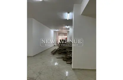 Retail - Studio - 2 Bathrooms for rent in Al Tayaran St. - El Tawfik City - Nasr City - Cairo