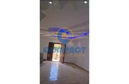 Office Space - Studio - 3 Bathrooms for rent in 7th District - Sheikh Zayed City - Giza