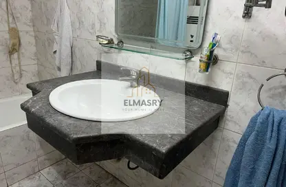 Apartment - 2 Bedrooms - 1 Bathroom for sale in Emarat Al Petrol St. - El Sahafeyeen - Giza