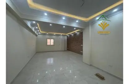 Apartment - 2 Bedrooms - 1 Bathroom for rent in South Lotus - El Lotus - New Cairo City - Cairo