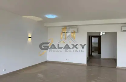 Apartment - 3 Bedrooms - 4 Bathrooms for sale in The Fourteen Golf Residences - Uptown Cairo - Mokattam - Cairo