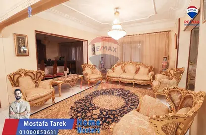 Apartment - 5 Bedrooms - 2 Bathrooms for sale in Fahkr Al Din Street - Al Mansoura - Al Daqahlya