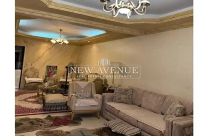 Apartment - 3 Bedrooms - 2 Bathrooms for sale in Manshiet El Tayaran St. - Roxy - Heliopolis - Masr El Gedida - Cairo