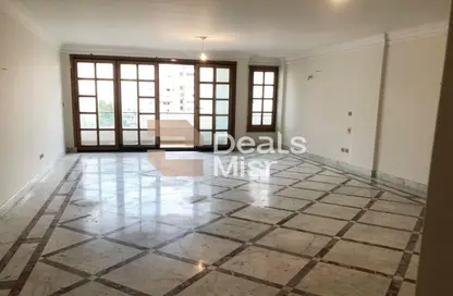 Apartment - 3 Bedrooms - 3 Bathrooms for sale in Al Ekbal St. - Laurent - Hay Sharq - Alexandria