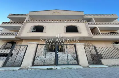 Duplex - 3 Bedrooms - 3 Bathrooms for sale in Mohamed Nagiub St. - Neighborhood W - 2nd District West - Shorouk City - Cairo