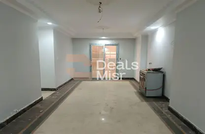 Apartment - 3 Bedrooms - 3 Bathrooms for sale in Ismail Zaki St. - Bolkly - Hay Sharq - Alexandria