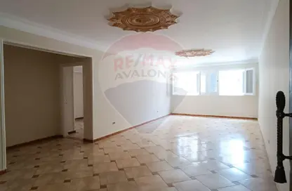 Apartment - 3 Bedrooms - 1 Bathroom for sale in Green Plaza St. - Smouha - Hay Sharq - Alexandria