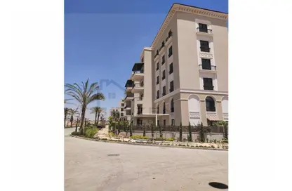 Townhouse - 4 Bedrooms - 4 Bathrooms for sale in Village West - Sheikh Zayed Compounds - Sheikh Zayed City - Giza