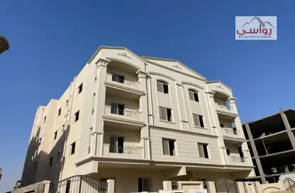 Apartment - 3 Bedrooms - 2 Bathrooms for sale in Bait Alwatan - The 5th Settlement - New Cairo City - Cairo