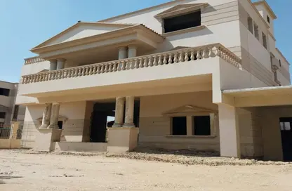 Villa - 7 Bedrooms - 7 Bathrooms for sale in Royal City - Hadayek October - 6 October City - Giza